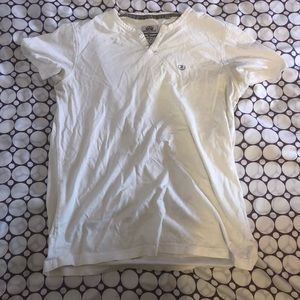 White tshirt small Xios